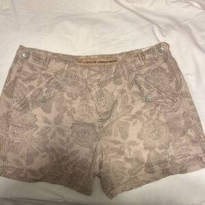 Vintage America Beige Floral Women's Bermudas